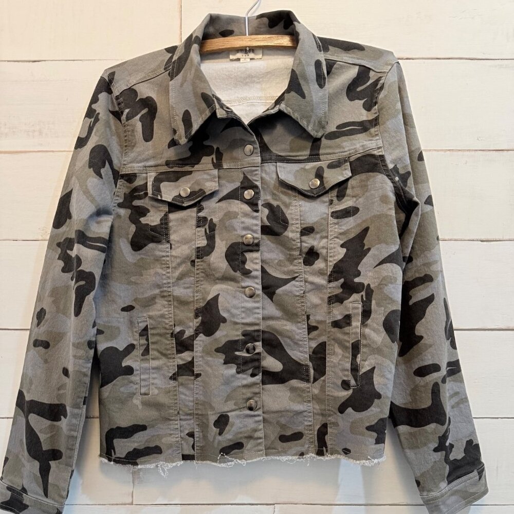 SMALL Umgee Gray Black Green Camo Snap Front Shirt Jean Jacket Shacket